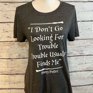 HARRY POTTER T-Shirt "I Don't Go Looking for Trouble"
Gray-Large